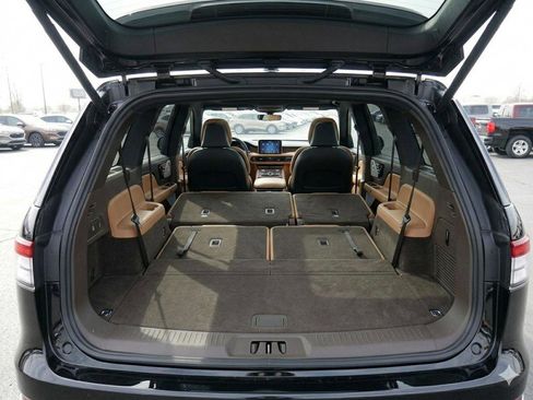 Used 2023 Lincoln Aviator Grand Touring w/ Equipment Group 301A AWD/4WD image 3