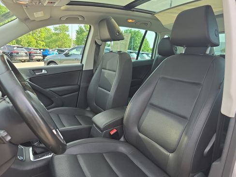 Used 2015 Volkswagen Tiguan SE FWD image 14
