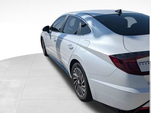 Certified 2021 Hyundai Sonata SEL FWD image 2