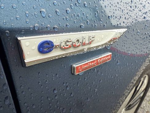 Used 2016 Volkswagen e-Golf SE image 17