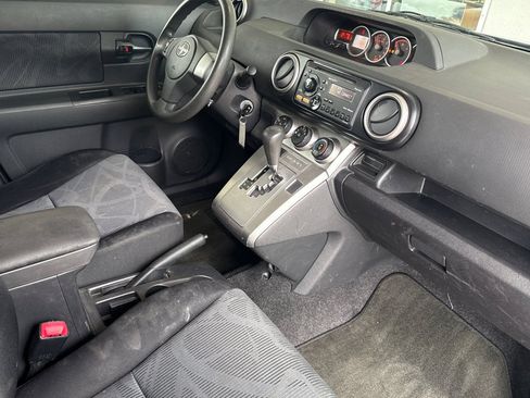Used 2012 Scion xB FWD image 19