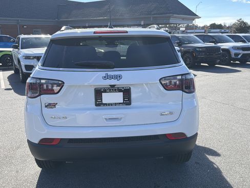 New 2026 Jeep Compass Latitude image 7