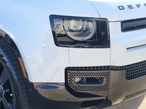 New 2025 Land Rover Defender 110 V8 image 8