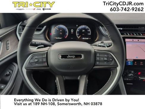 New 2025 Jeep Grand Cherokee L Limited w/ Black Appearance Package image 14