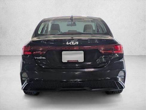 Used 2022 Kia Forte LXS image 6