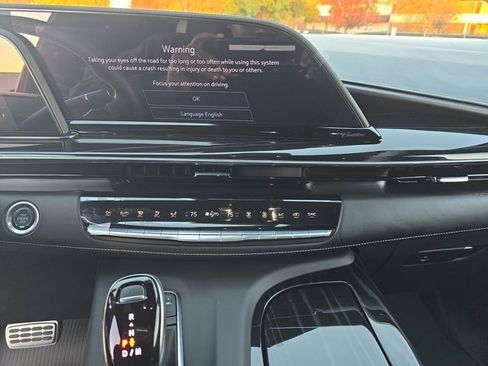 Certified 2024 Cadillac Escalade ESV V w/ Heavy-Duty Trailer Package image 20