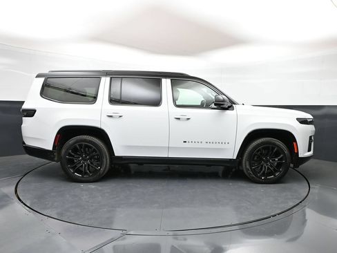 New 2026 Jeep Grand Wagoneer Summit AWD/4WD image 45