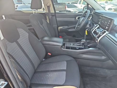 Used 2022 Kia Sorento LX FWD image 12