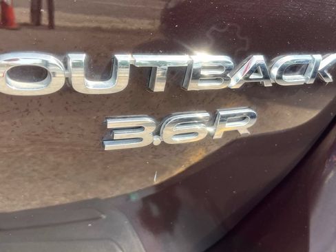 Used 2017 Subaru Outback 3.6R Touring AWD/4WD image 23