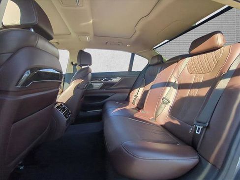 Used 2017 BMW 740e xDrive image 16