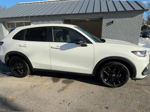 Used 2025 Honda HR-V Sport image 9