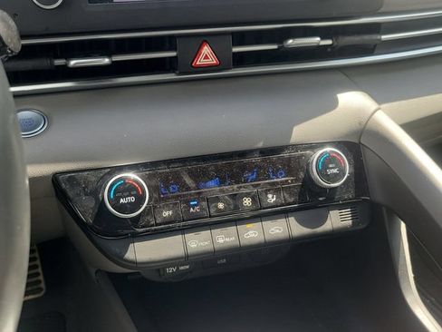 Used 2025 Hyundai Elantra Sport FWD image 27