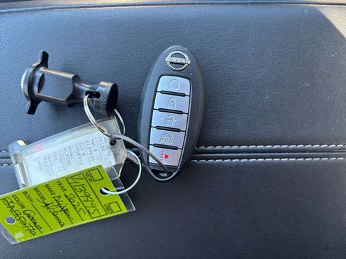 Used 2025 Nissan Altima 2.5 SV FWD image 18