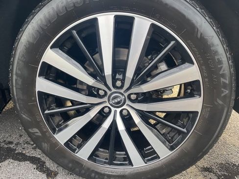 Certified 2023 Nissan Pathfinder Platinum w/ Lighting Package (N93) image 10