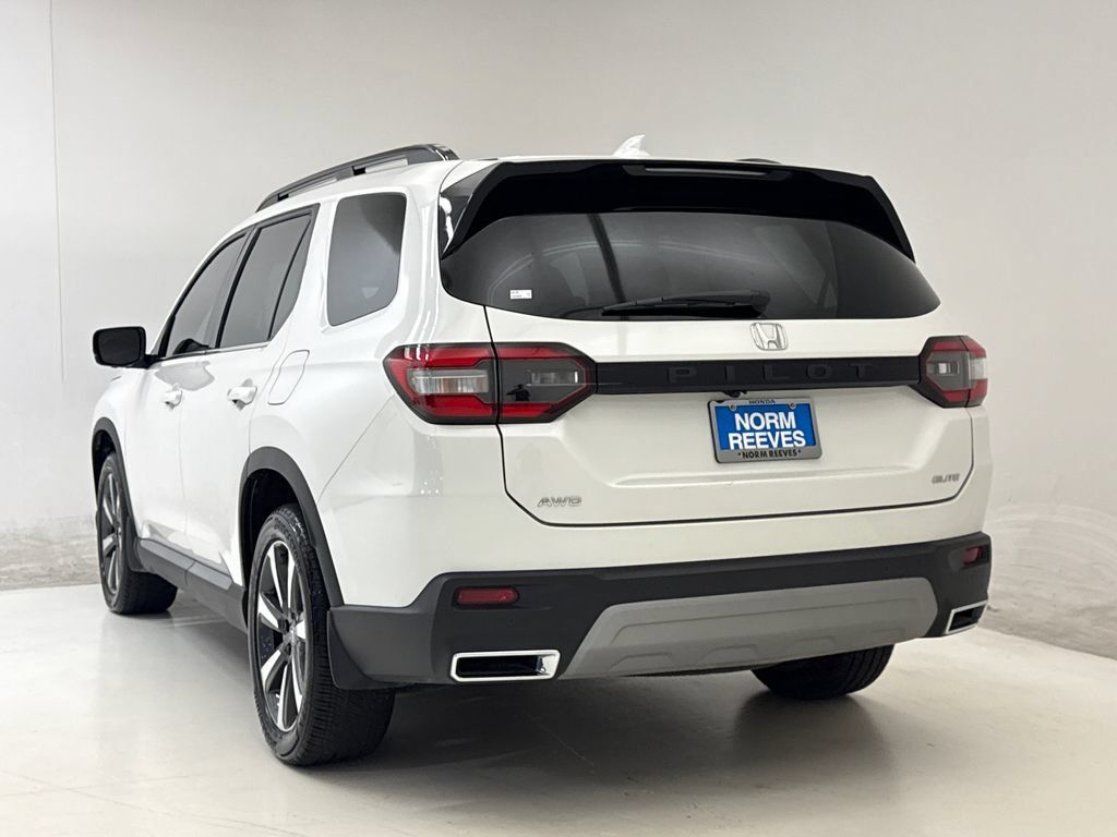 Used 2025 Honda Pilot Elite image 7