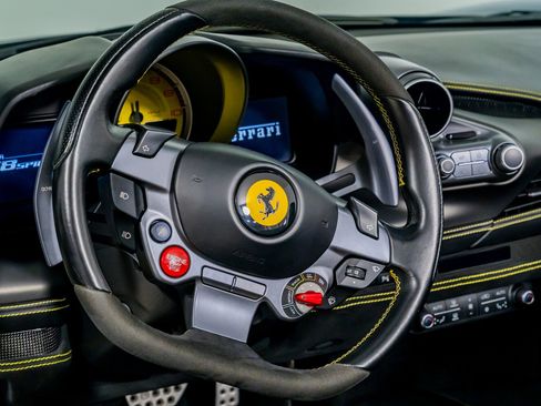 Used 2023 Ferrari F8 Tributo RWD image 30