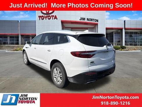 Used 2018 Buick Enclave Essence FWD image 3
