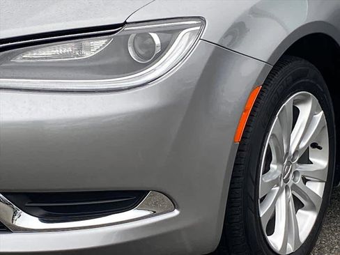 Used 2016 Chrysler 200 Limited image 20