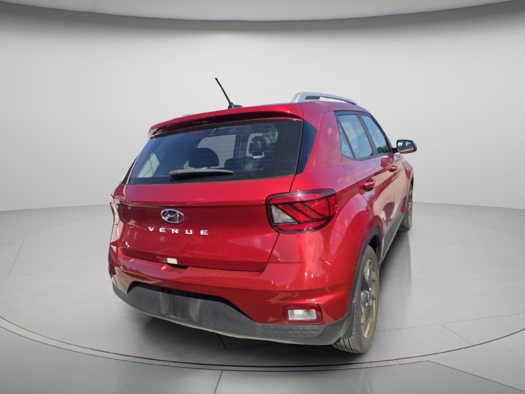 Used 2024 Hyundai Venue Limited FWD image 6