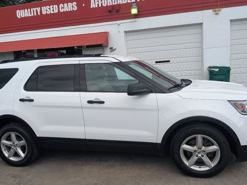 Used 2018 Ford Explorer FWD image 4