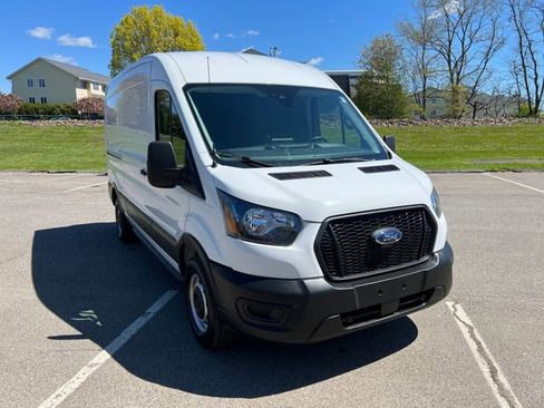 Used 2025 Ford Transit 250 148 Medium Roof RWD image 2