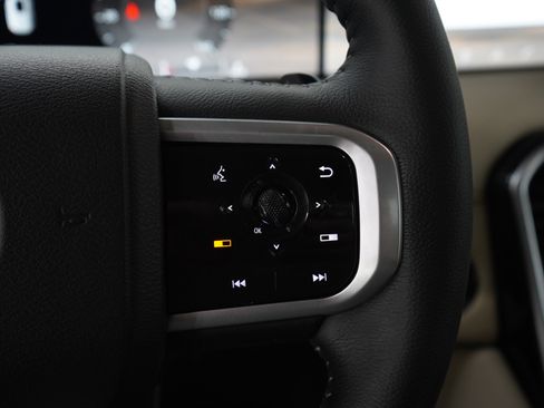 Used 2025 Nissan Armada Platinum w/ Convenience Package AWD/4WD image 27