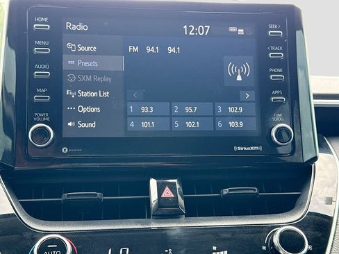 Used 2021 Toyota Corolla LE FWD image 28