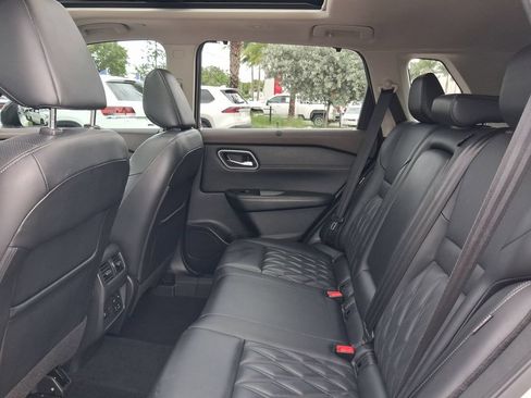Used 2022 Nissan Rogue Platinum w/ Head-Up Display Package FWD image 7