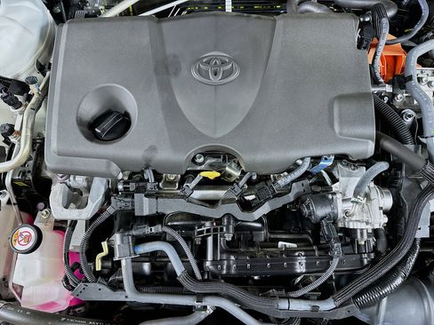 Used 2025 Toyota Camry LE image 31