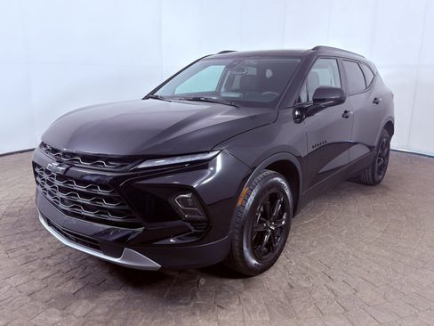 Used 2024 Chevrolet Blazer LT w/ Convenience Package AWD/4WD image 4