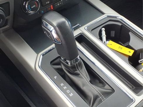 Used 2020 Ford F150 Lariat image 16