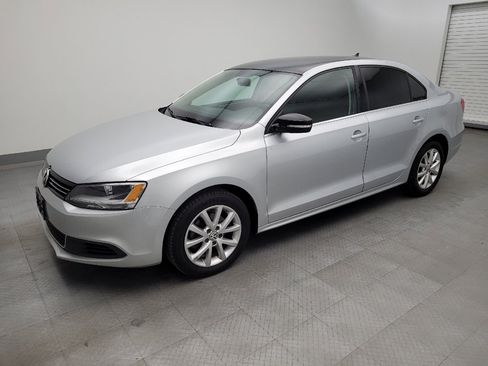 Used 2014 Volkswagen Jetta SE FWD image 2
