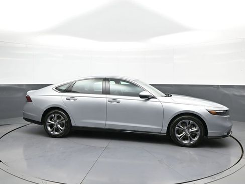 Certified 2025 Honda Accord EX-L image 8