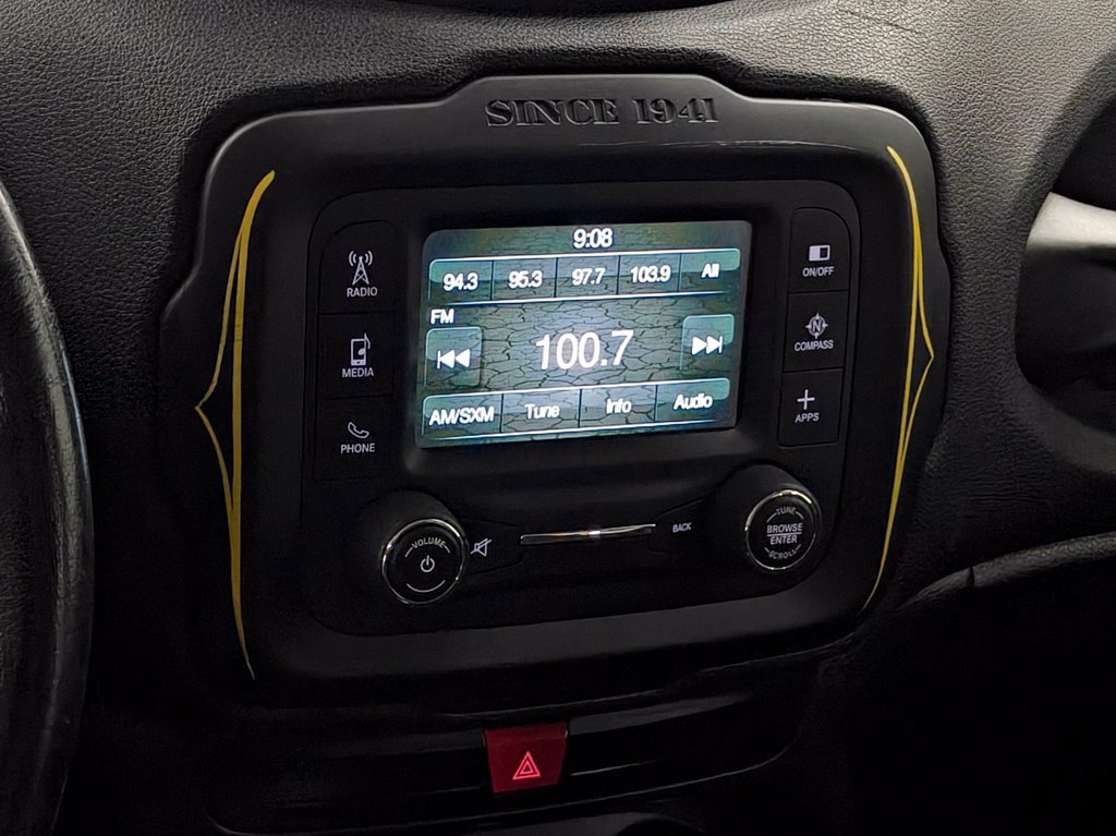 Used 2016 Jeep Renegade Latitude FWD image 6