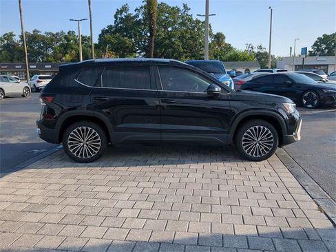 New 2025 Volkswagen Taos SE image 3