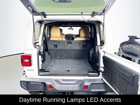 Used 2020 Jeep Wrangler Unlimited Sahara image 19