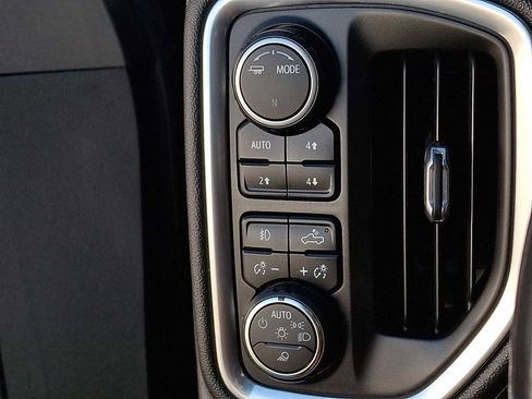 Used 2022 Chevrolet Silverado 1500 High Country w/ Technology Package image 24