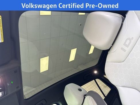 Certified 2022 Volkswagen ID.4 Pro S w/ Gradient Package image 20