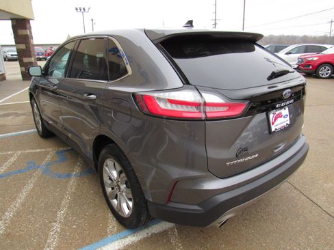 Used 2024 Ford Edge Titanium image 9