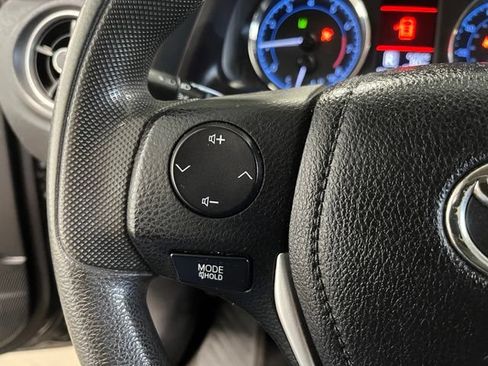 Used 2018 Toyota Corolla LE FWD image 26