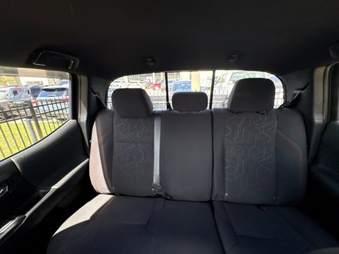 Used 2019 Toyota Tacoma TRD Sport AWD/4WD image 48