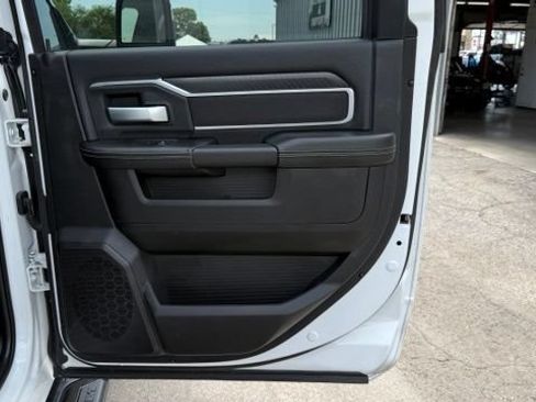 Used 2025 RAM 2500 Big Horn AWD/4WD image 16