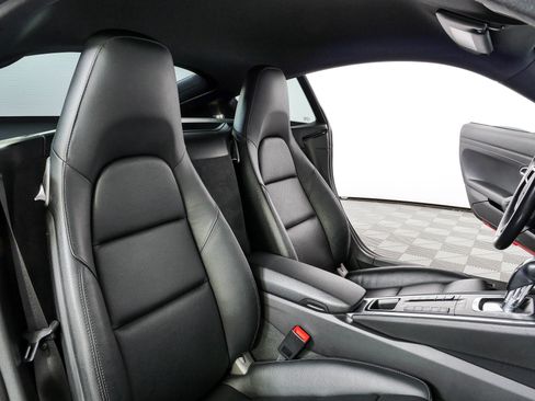 Used 2018 Porsche 718 Cayman RWD image 21