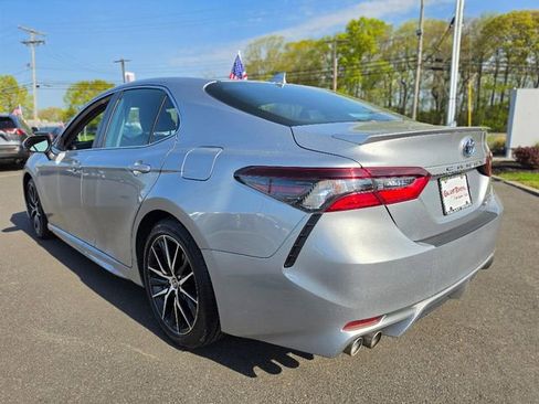 Used 2022 Toyota Camry SE w/ Audio Upgrade Package FWD image 5