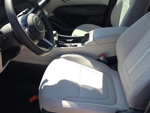 Used 2026 Hyundai Tucson SEL FWD image 16