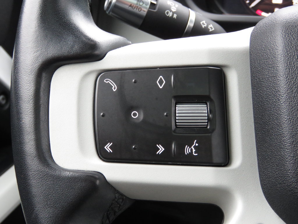 Used 2022 Land Rover Defender 110 SE AWD/4WD image 21
