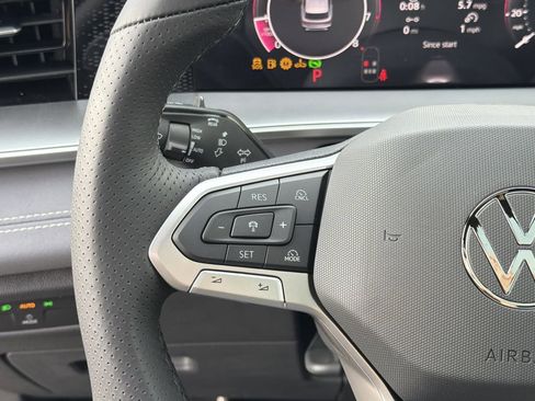 New 2026 Volkswagen Tiguan SE R-Line image 25