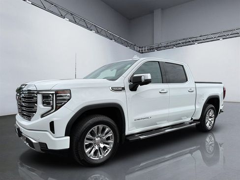 Used 2022 GMC Sierra 1500 Denali w/ Technology Package AWD/4WD image 14