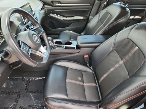 Used 2024 Nissan Altima 2.5 SR FWD image 9