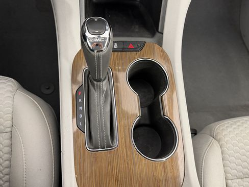 Used 2019 GMC Acadia SLE FWD image 14